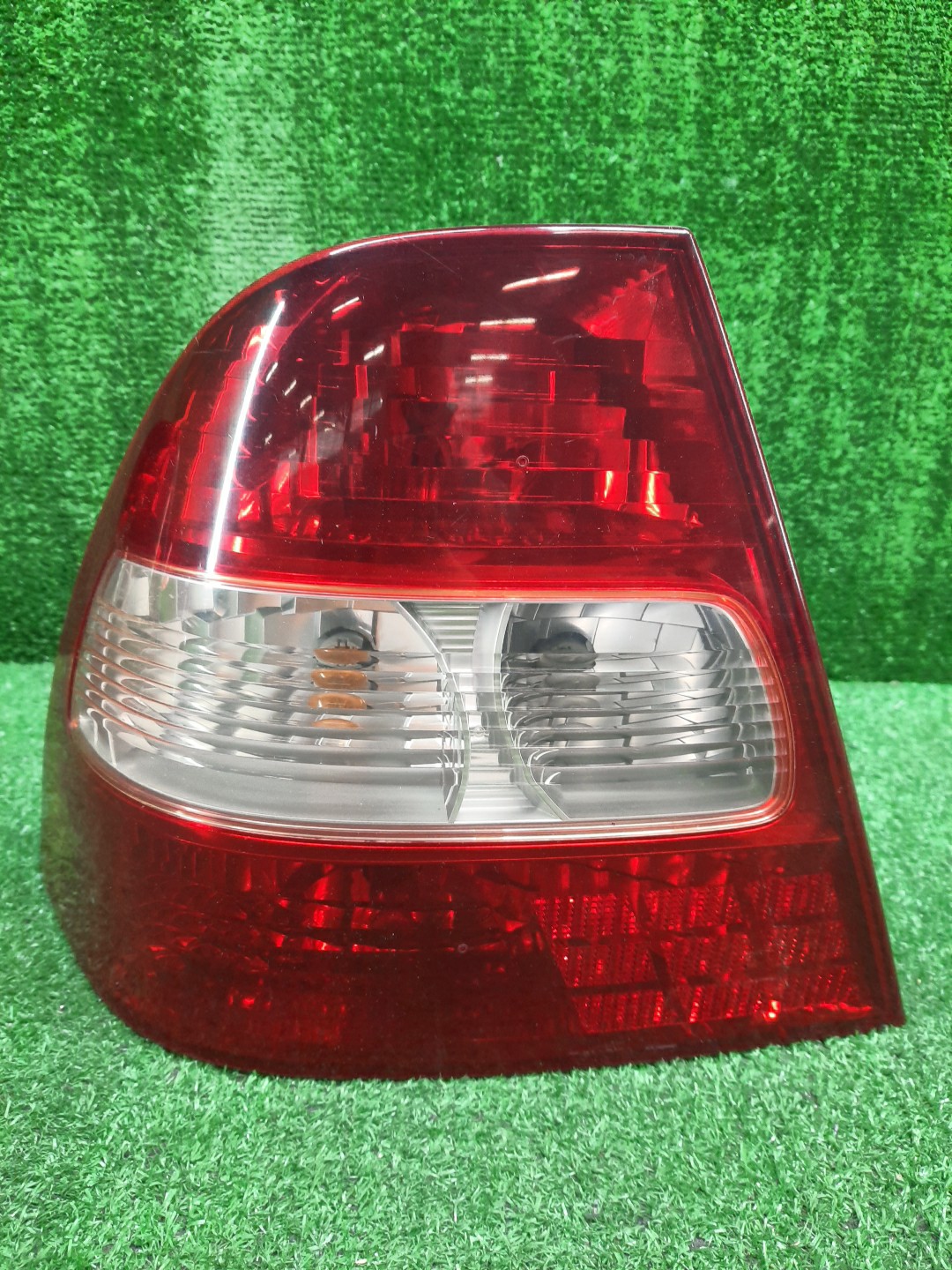 Стоп-сигнал левый задний TOYOTA COROLLA ZZE124, NZE121, NZE120, ZZE122, NZE124, CE121 1 ракурс