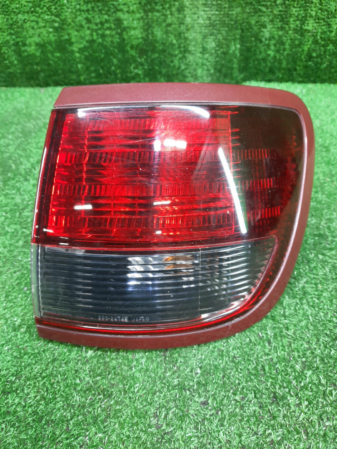 Стоп-сигнал правый задний NISSAN AVENIR, EXPERT W11, PNW11, PW11, RW11, VW11, VNW11 1 ракурс