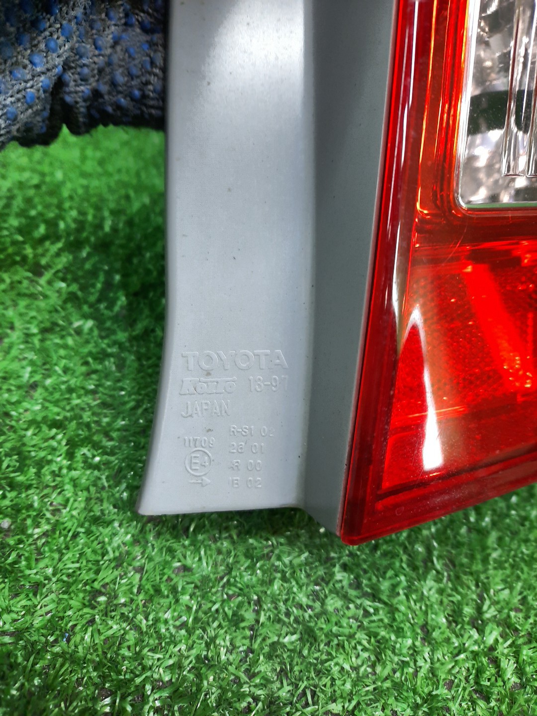 Стоп-сигнал правый задний TOYOTA COROLLA FIELDER, FIELDER ZRE144G, ZRE142G, NZE144G, NZE141G 2 ракурс