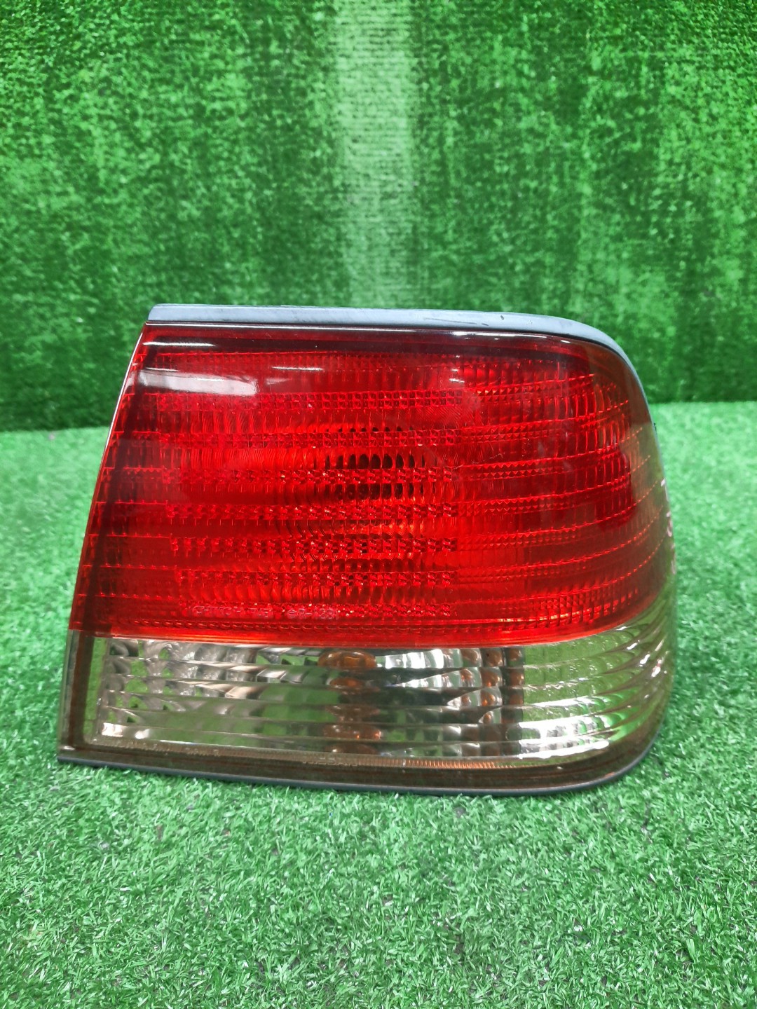 Стоп-сигнал правый задний NISSAN SUNNY B15, FB15, FNB15, QB15, SB15 1 ракурс