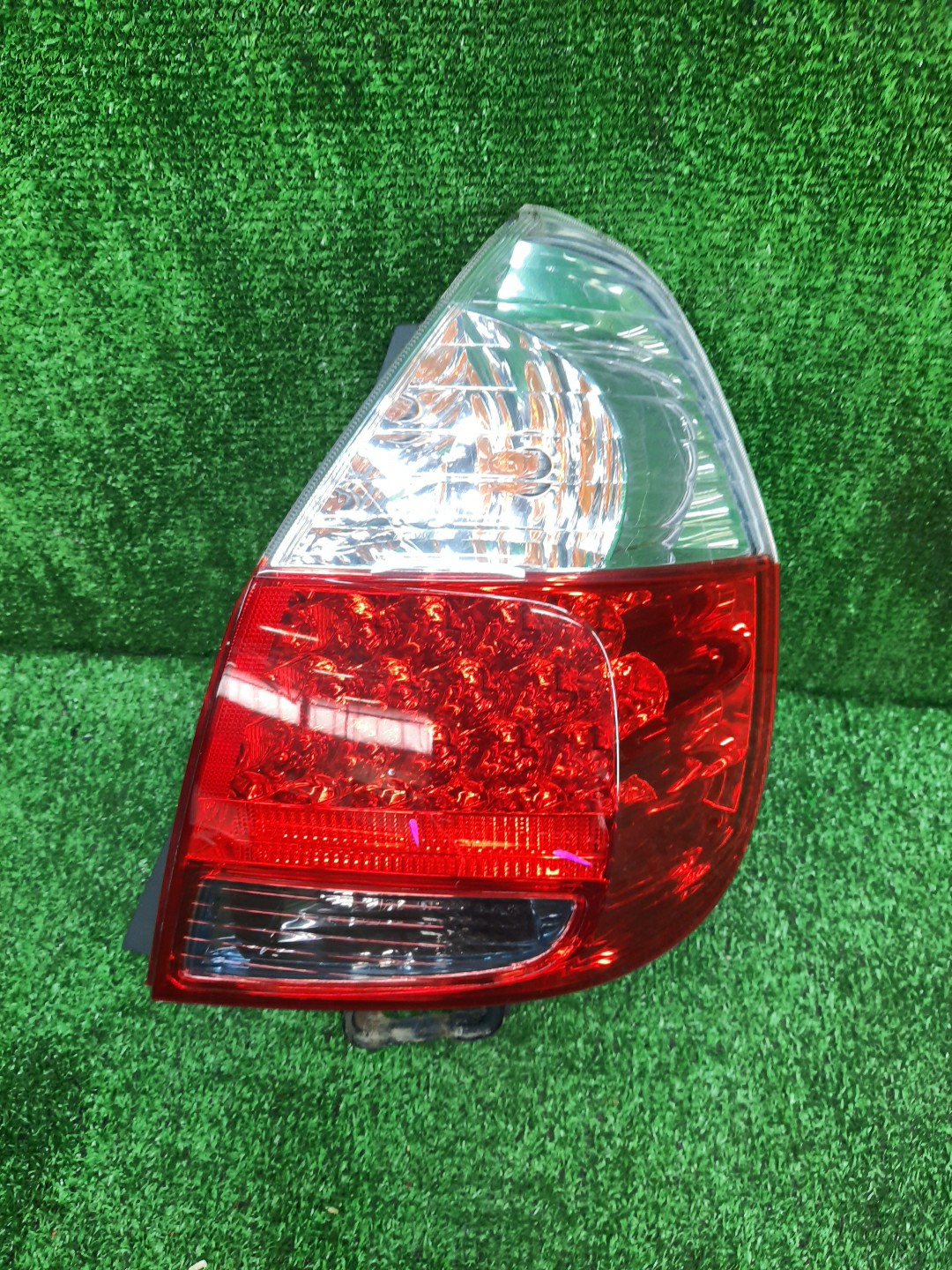 Стоп-сигнал правый задний HONDA FIT, JAZZ GD2, GD3, GD4, GD1 1 ракурс