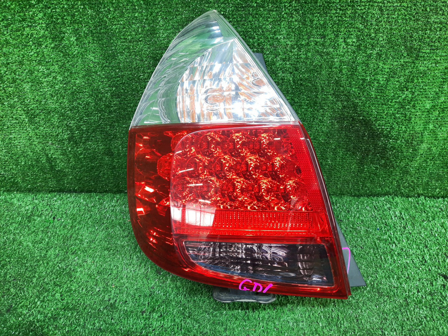 Стоп-сигнал левый задний HONDA FIT, JAZZ GD2, GD3, GD4, GD1 1 ракурс