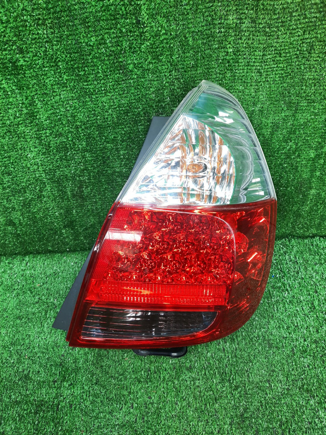Стоп-сигнал правый задний HONDA FIT, JAZZ GD2, GD3, GD4, GD1 1 ракурс