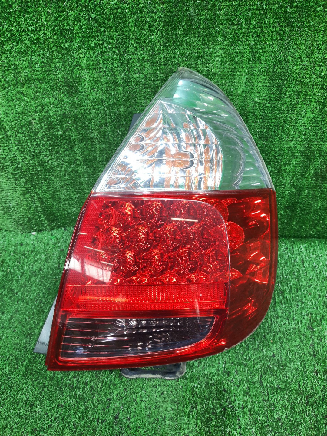 Стоп-сигнал правый задний HONDA FIT, JAZZ GD2, GD3, GD4, GD1 1 ракурс