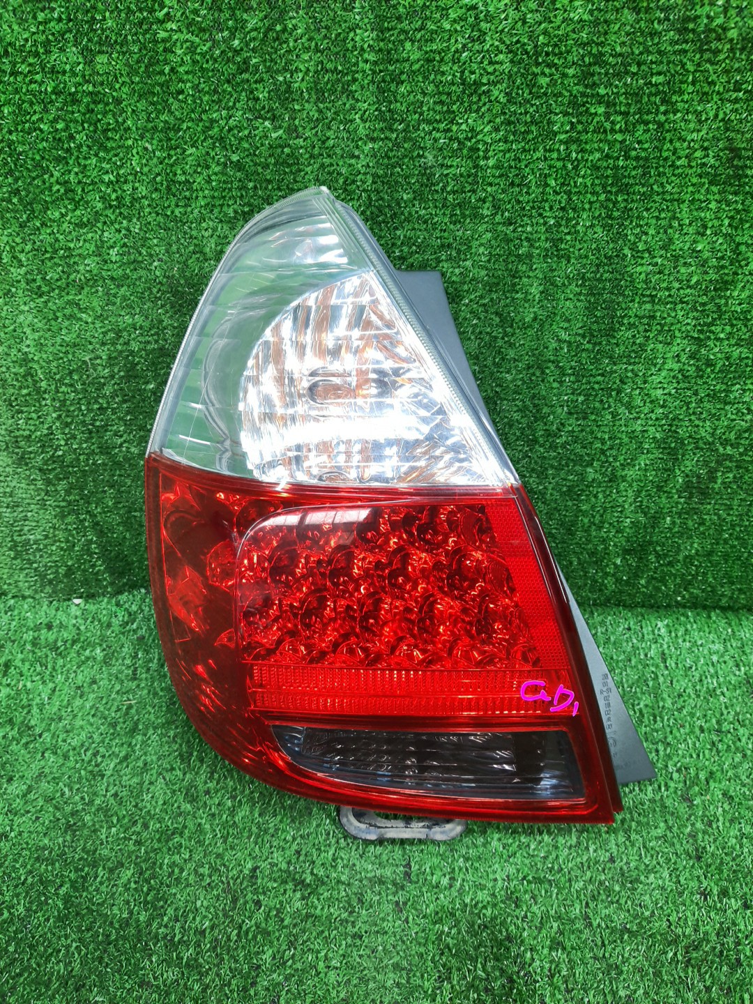 Стоп-сигнал левый задний HONDA FIT, JAZZ GD2, GD3, GD4, GD1 1 ракурс