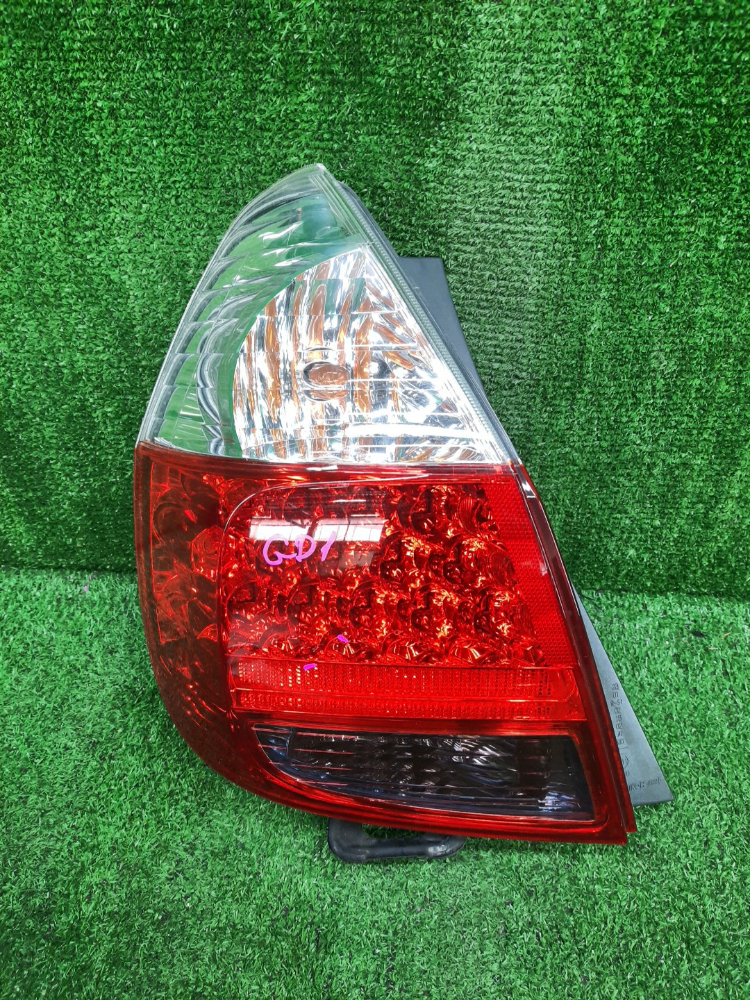 Стоп-сигнал левый задний HONDA FIT, JAZZ GD2, GD3, GD4, GD1 1 ракурс