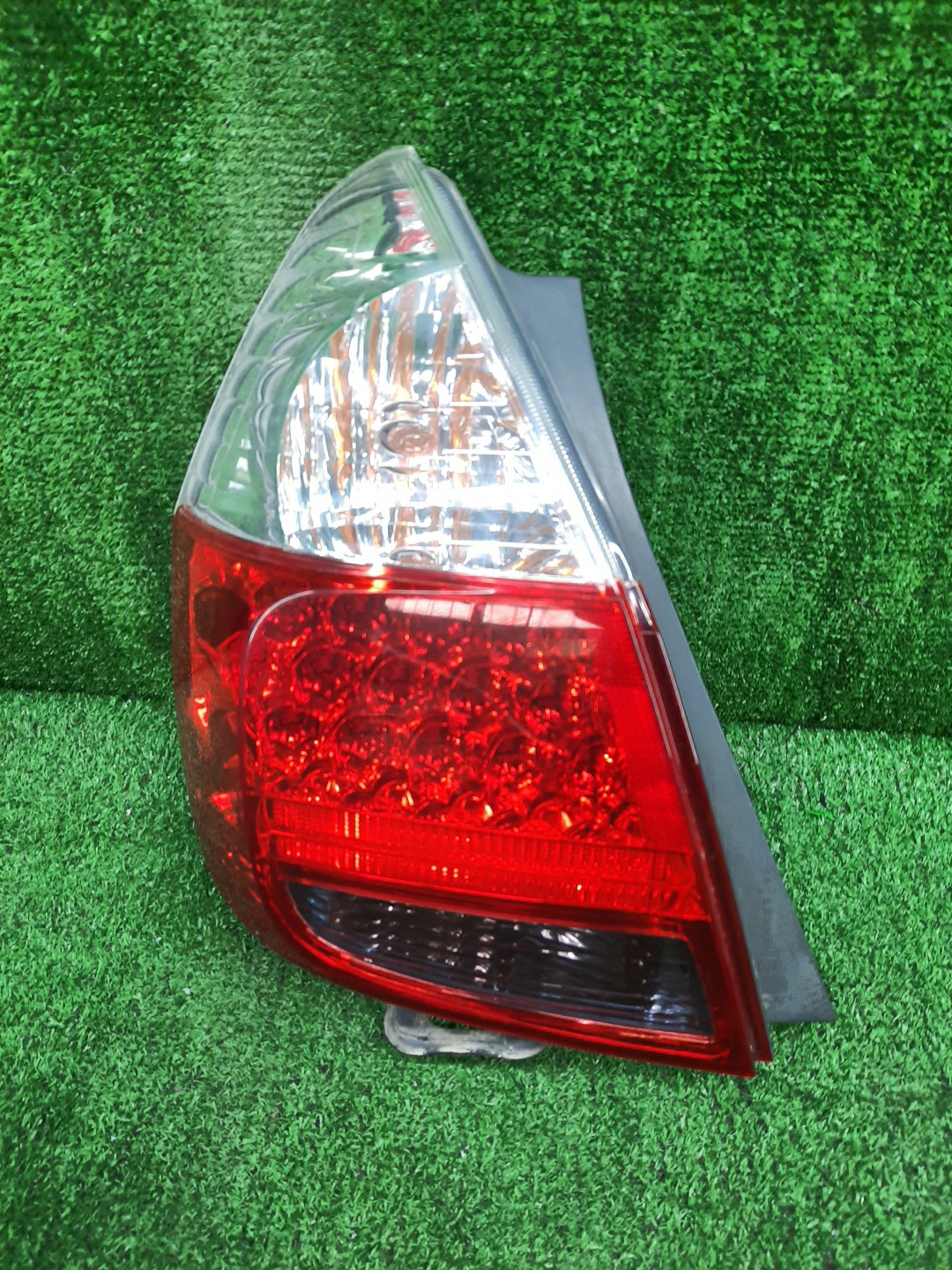 Стоп-сигнал левый задний HONDA FIT, JAZZ GD2, GD3, GD4, GD1 1 ракурс