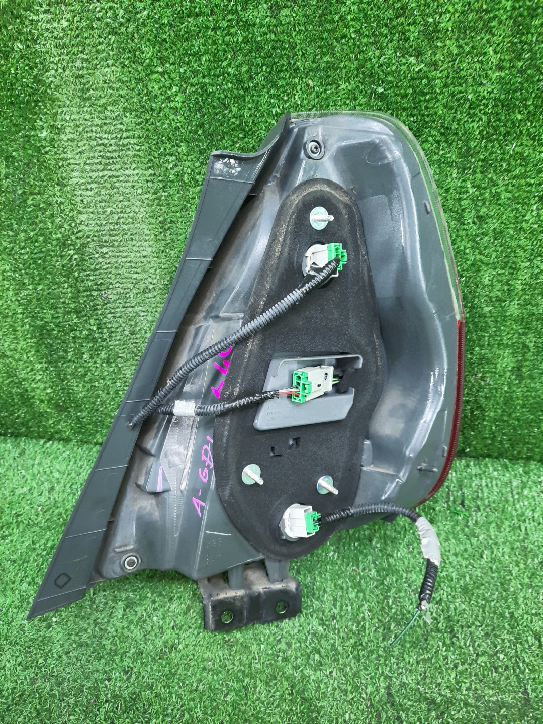 Стоп-сигнал левый задний HONDA FIT, JAZZ GD2, GD3, GD4, GD1 3 ракурс