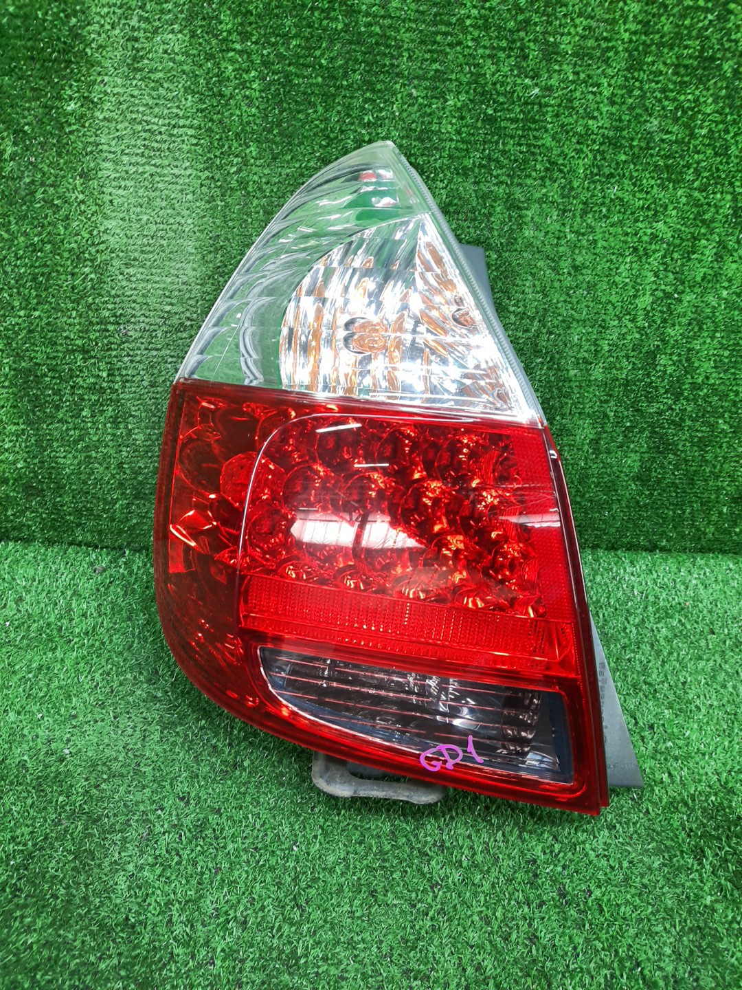 Стоп-сигнал левый задний HONDA FIT, JAZZ GD2, GD3, GD4, GD1 1 ракурс
