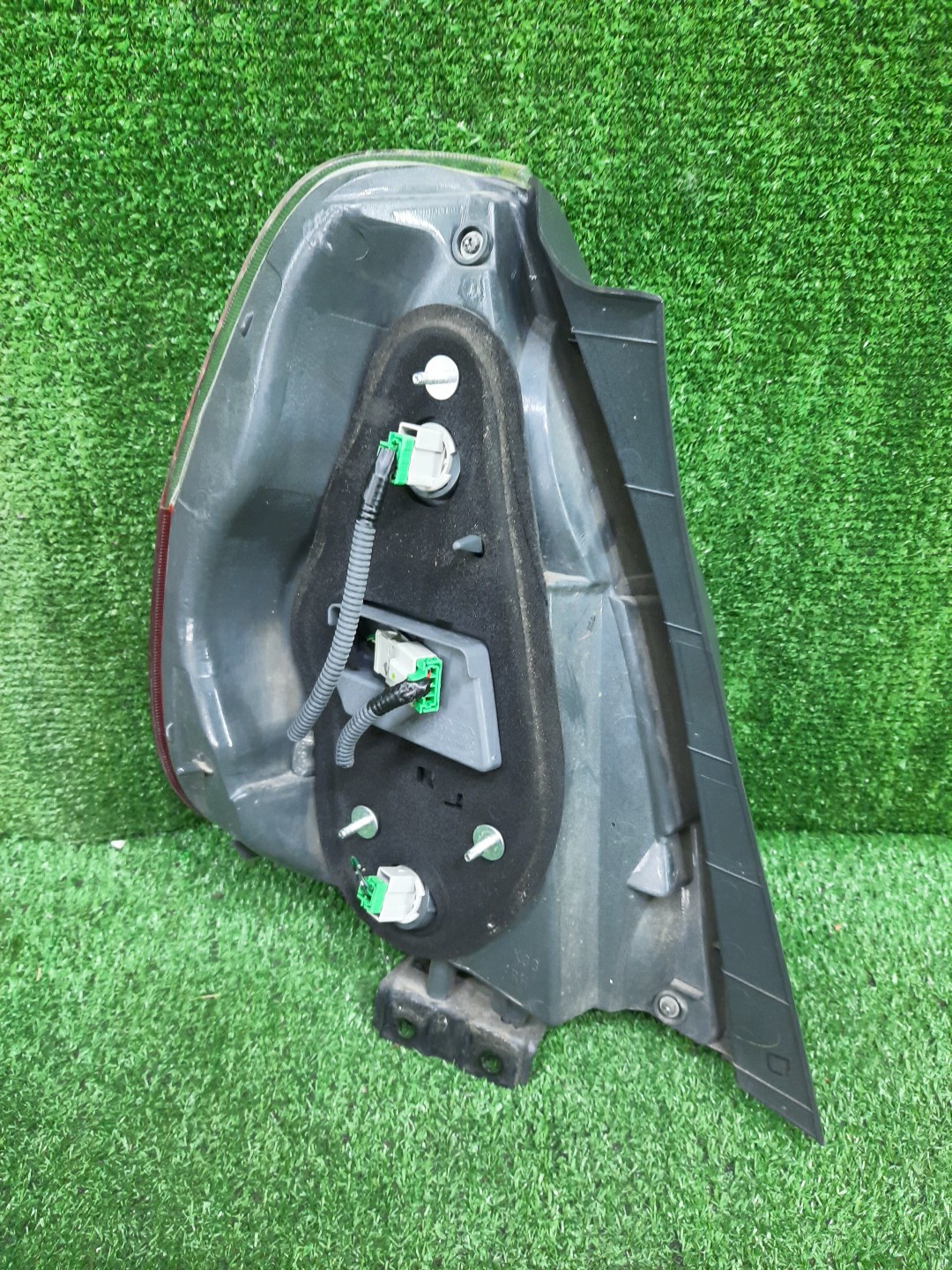 Стоп-сигнал правый задний HONDA FIT, JAZZ GD2, GD3, GD4, GD1 2 ракурс