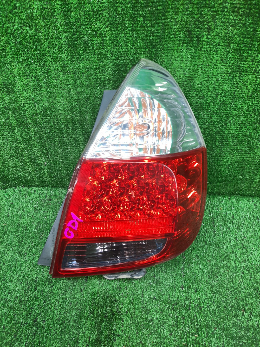 Стоп-сигнал правый задний HONDA FIT, JAZZ GD2, GD3, GD4, GD1 1 ракурс