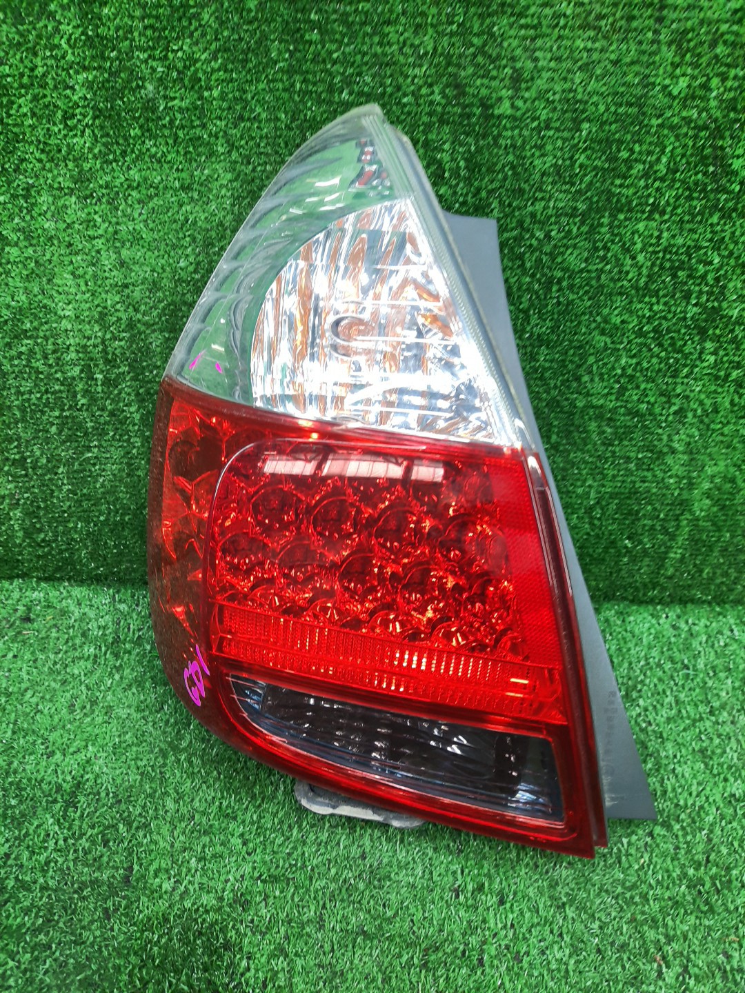 Стоп-сигнал левый задний HONDA FIT, JAZZ GD2, GD3, GD4, GD1 1 ракурс