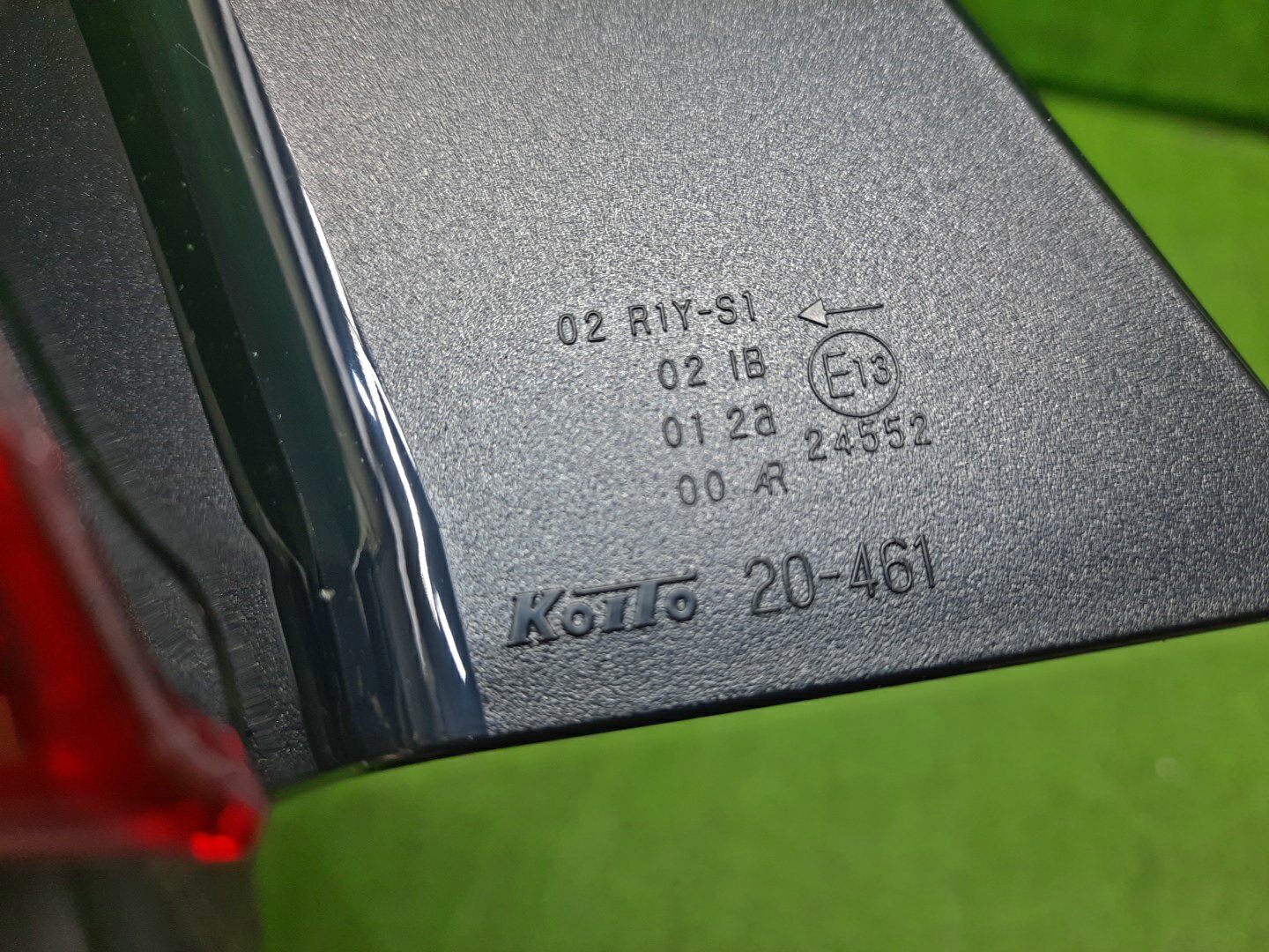 Стоп-сигнал левый задний TOYOTA PREMIO ZRT265, ZRT260, NZT260, ZRT261 81561-20A60 3 ракурс