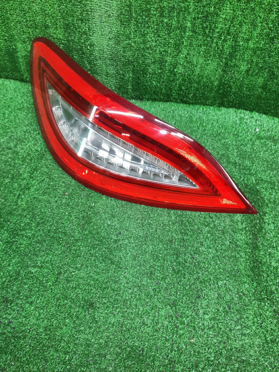 Стоп-сигнал левый задний MERCEDES-BENZ CLS-Class C218, 218.359, 218359C, 218359, 218373, 218374, 218375, 218.303, 218.394, 218.324, 218.393, 218.323, 218.391, 218.376 1 ракурс