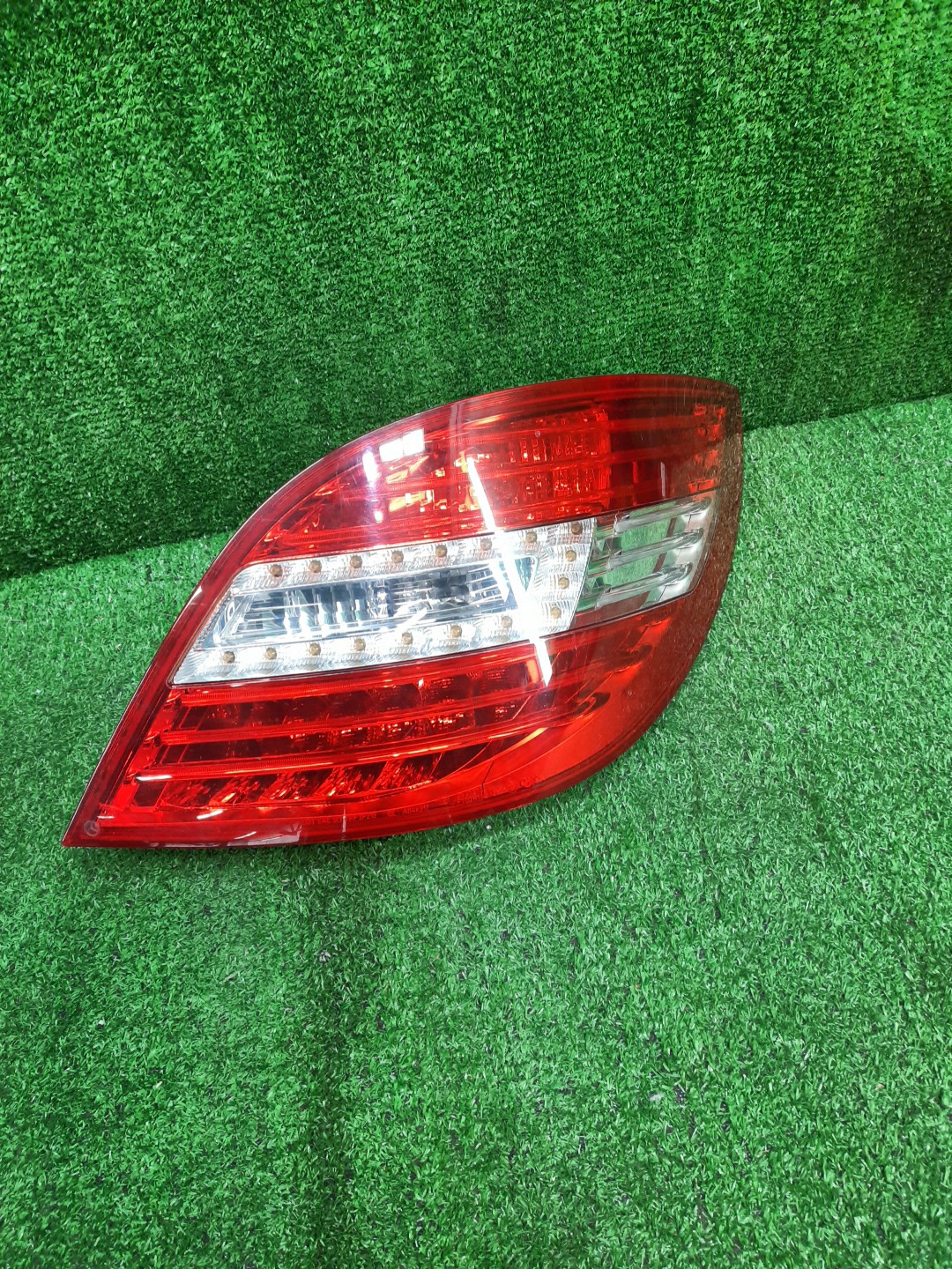 Стоп-сигнал правый задний MERCEDES-BENZ R-Class W251 1 ракурс