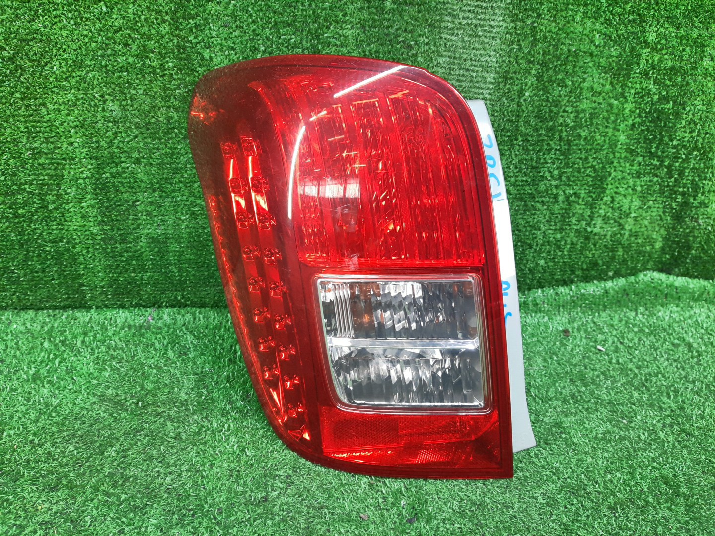 Стоп-сигнал левый задний TOYOTA COROLLA FIELDER, FIELDER ZRE144G, ZRE142G, NZE144G, NZE141G 1 ракурс