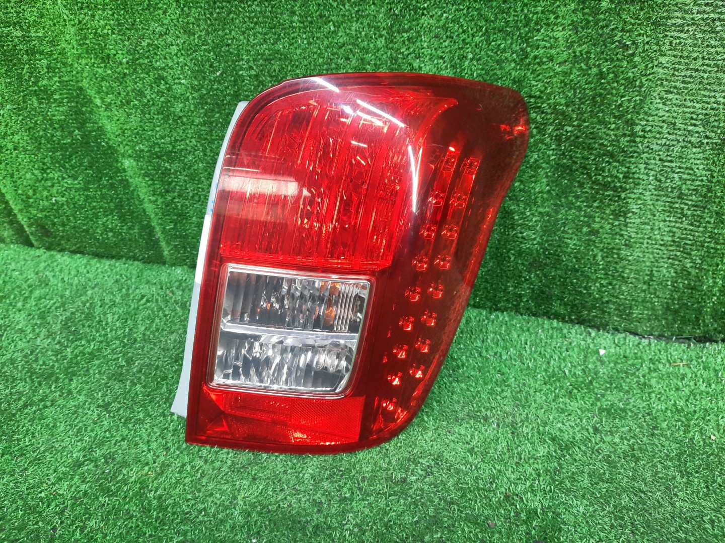 Стоп-сигнал правый задний TOYOTA COROLLA FIELDER, FIELDER ZRE144G, ZRE142G, NZE144G, NZE141G 1 ракурс