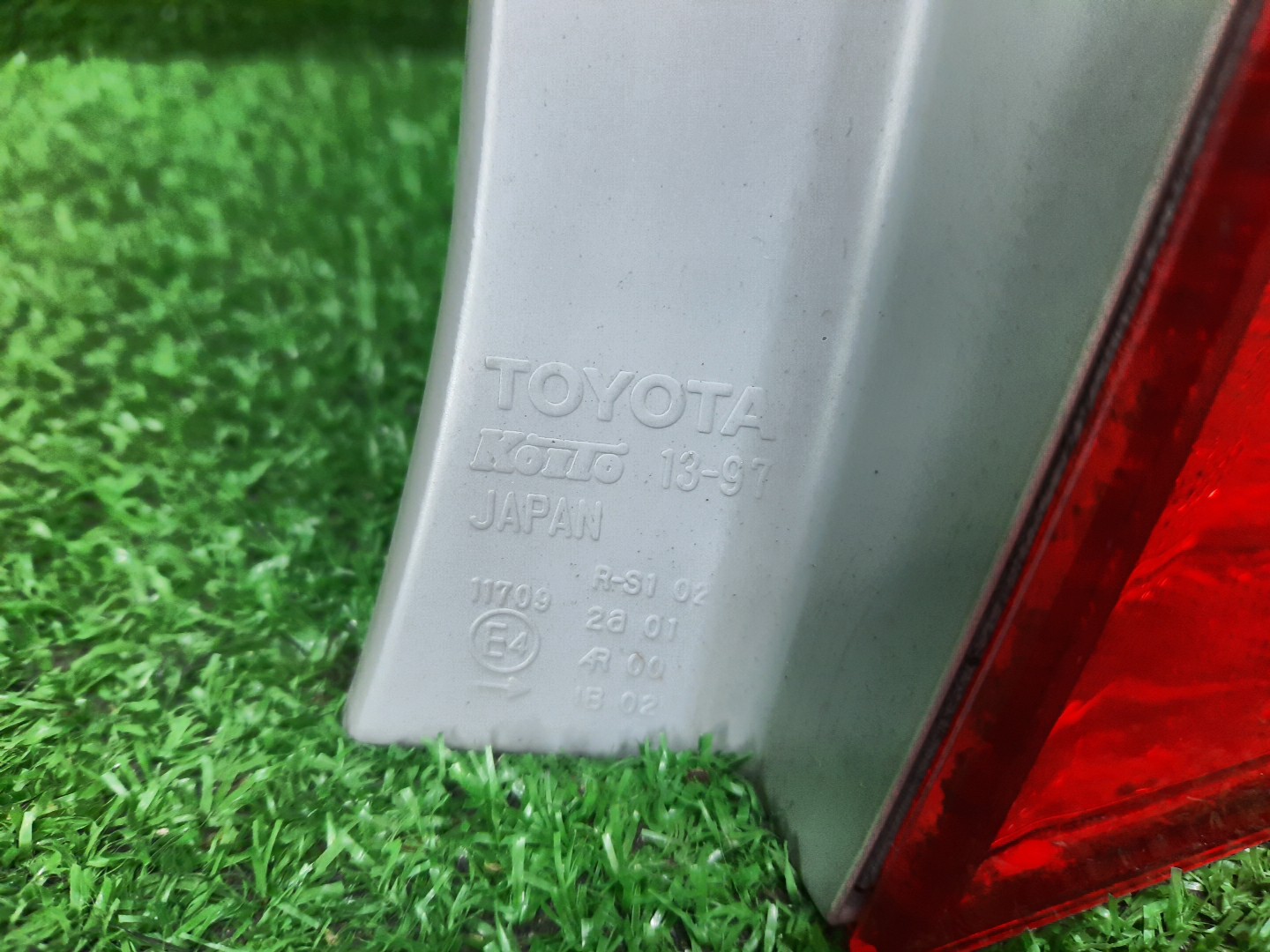 Стоп-сигнал правый задний TOYOTA COROLLA FIELDER, FIELDER ZRE144G, ZRE142G, NZE144G, NZE141G 2 ракурс