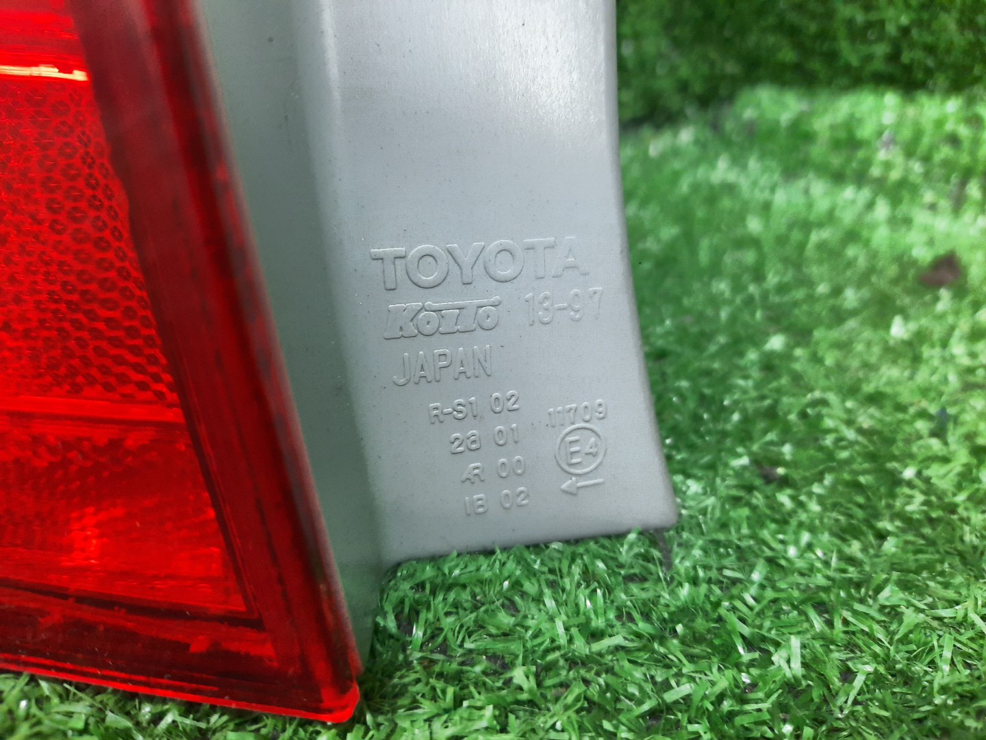 Стоп-сигнал левый задний TOYOTA COROLLA FIELDER, FIELDER ZRE144G, ZRE142G, NZE144G, NZE141G 2 ракурс
