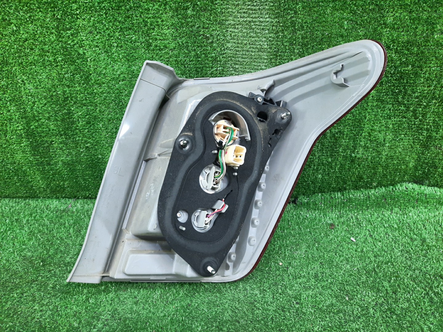 Стоп-сигнал левый задний TOYOTA COROLLA FIELDER, FIELDER ZRE144G, ZRE142G, NZE144G, NZE141G 3 ракурс