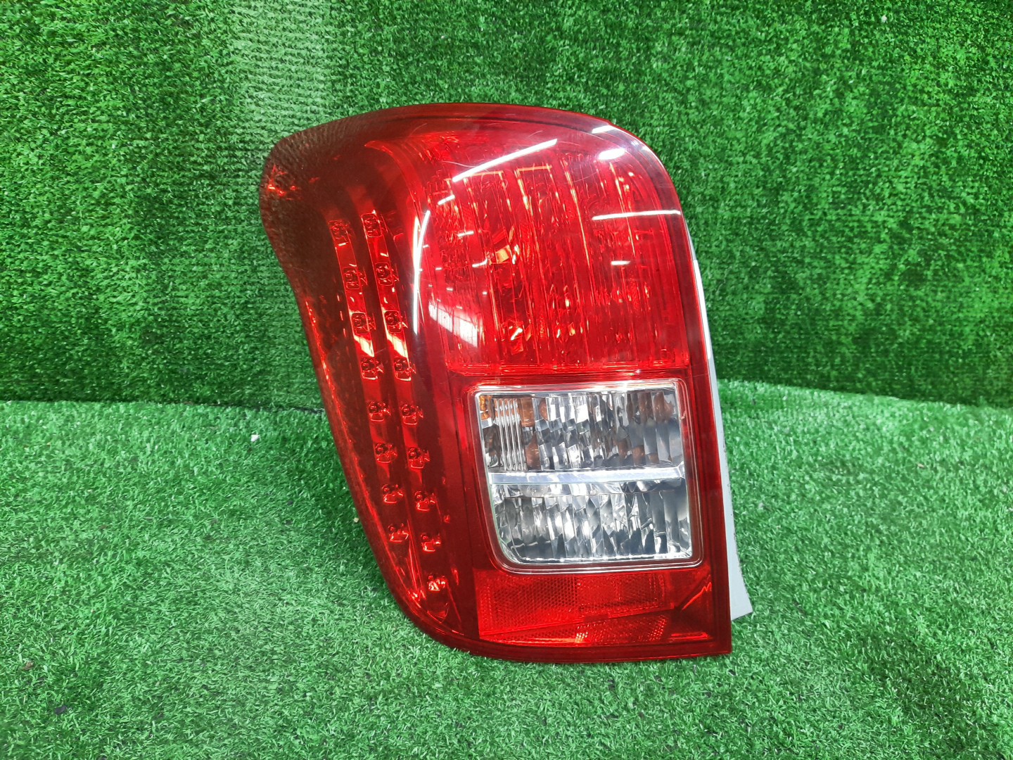 Стоп-сигнал левый задний TOYOTA COROLLA FIELDER, FIELDER ZRE144G, ZRE142G, NZE144G, NZE141G 1 ракурс