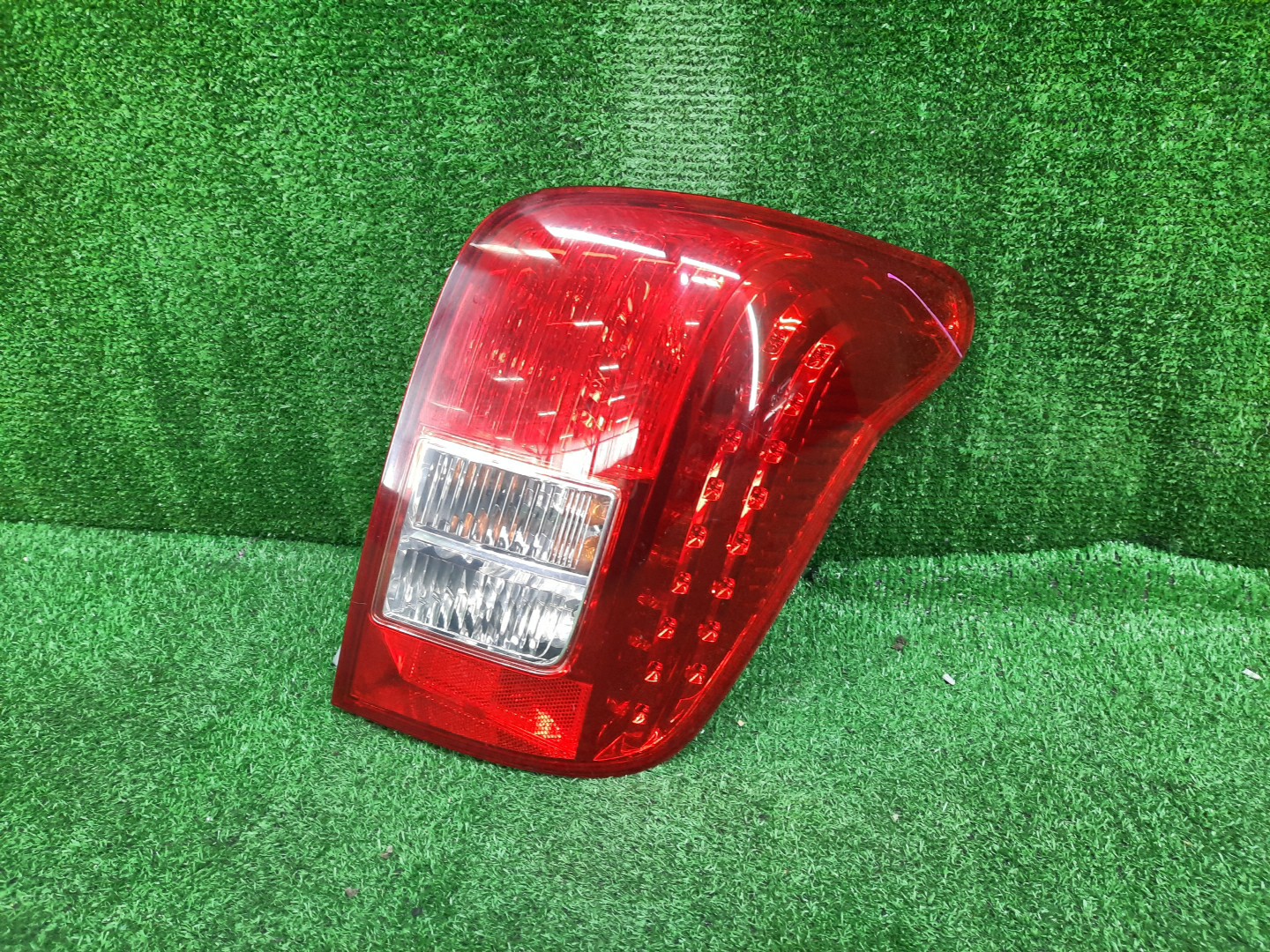 Стоп-сигнал правый задний TOYOTA COROLLA FIELDER, FIELDER ZRE144G, ZRE142G, NZE144G, NZE141G 1 ракурс