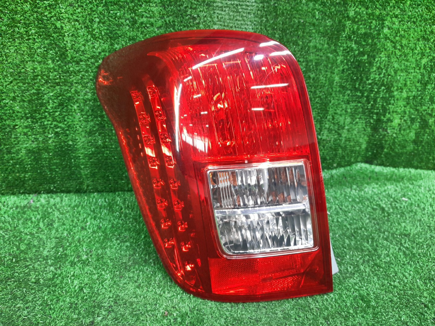 Стоп-сигнал левый задний TOYOTA COROLLA FIELDER, FIELDER ZRE144G, ZRE142G, NZE144G, NZE141G 1 ракурс