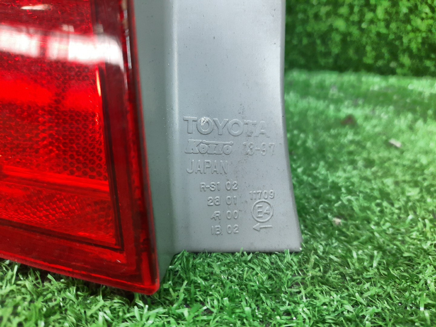 Стоп-сигнал левый задний TOYOTA COROLLA FIELDER, FIELDER ZRE144G, ZRE142G, NZE144G, NZE141G 2 ракурс