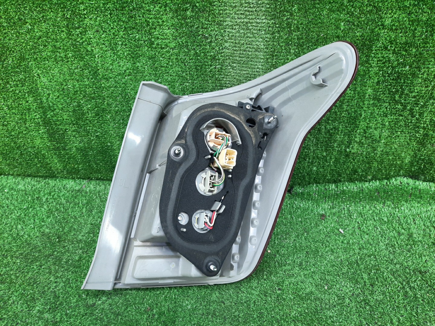 Стоп-сигнал левый задний TOYOTA COROLLA FIELDER, FIELDER ZRE144G, ZRE142G, NZE144G, NZE141G 3 ракурс