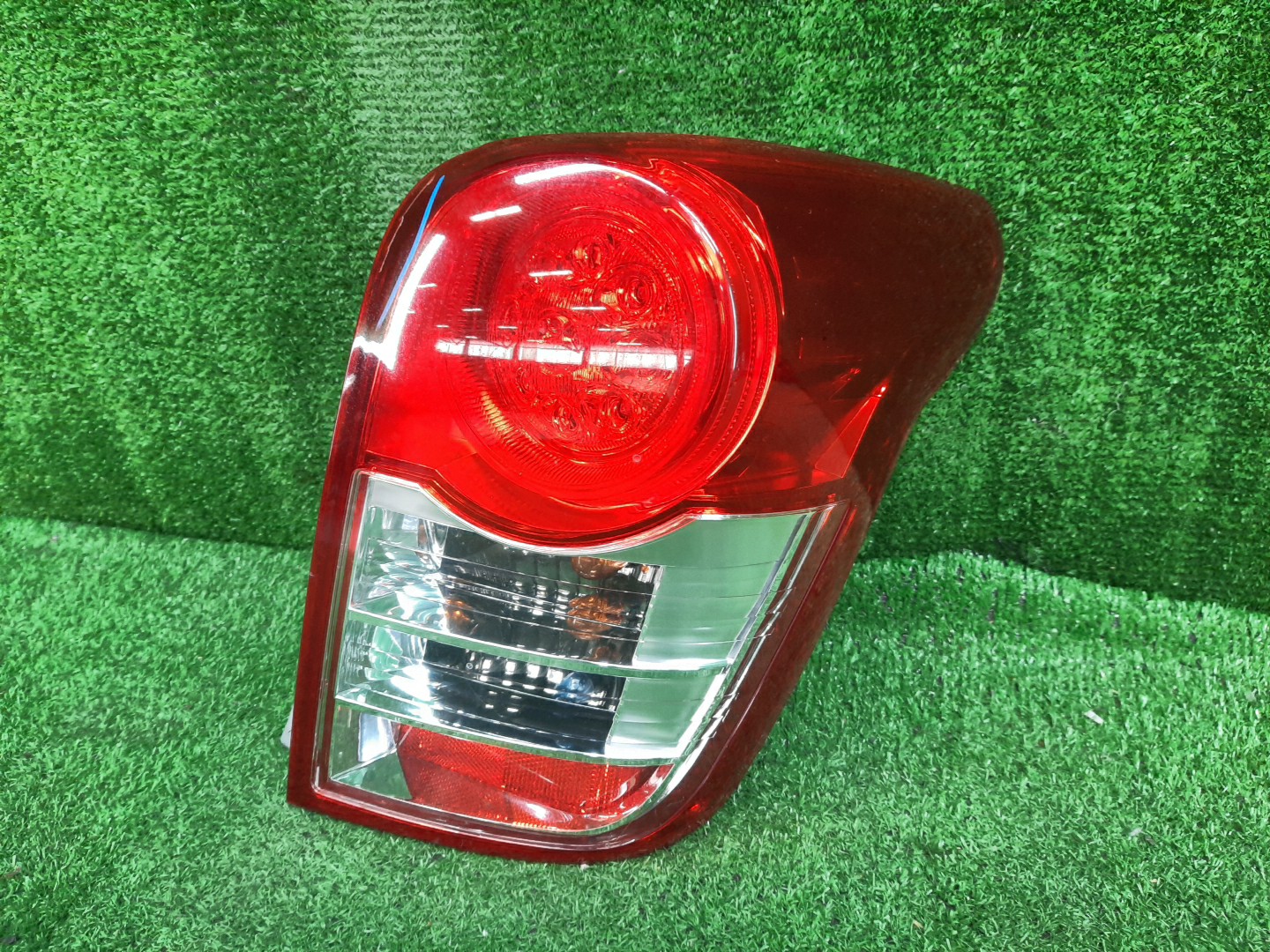 Стоп-сигнал правый задний TOYOTA COROLLA FIELDER, FIELDER ZRE144G, ZRE142G, NZE144G, NZE141G 1 ракурс
