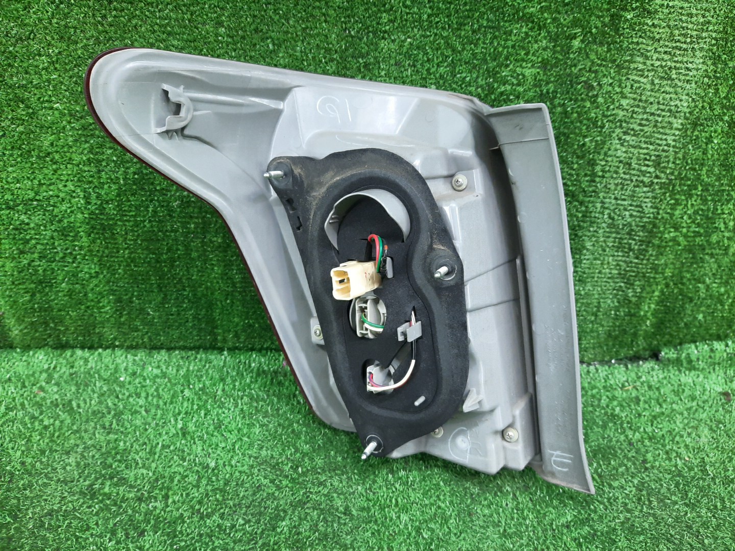 Стоп-сигнал правый задний TOYOTA COROLLA FIELDER, FIELDER ZRE144G, ZRE142G, NZE144G, NZE141G 4 ракурс