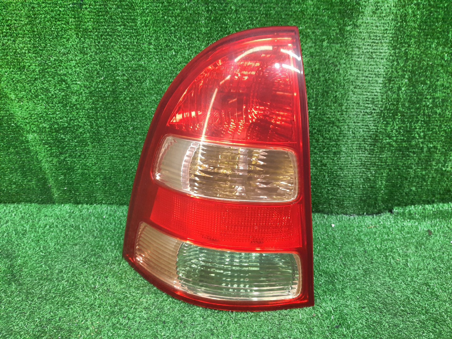 Стоп-сигнал левый задний TOYOTA COROLLA FIELDER NZE121G, ZZE123G, ZZE124G, ZZE122G, NZE124G 1 ракурс