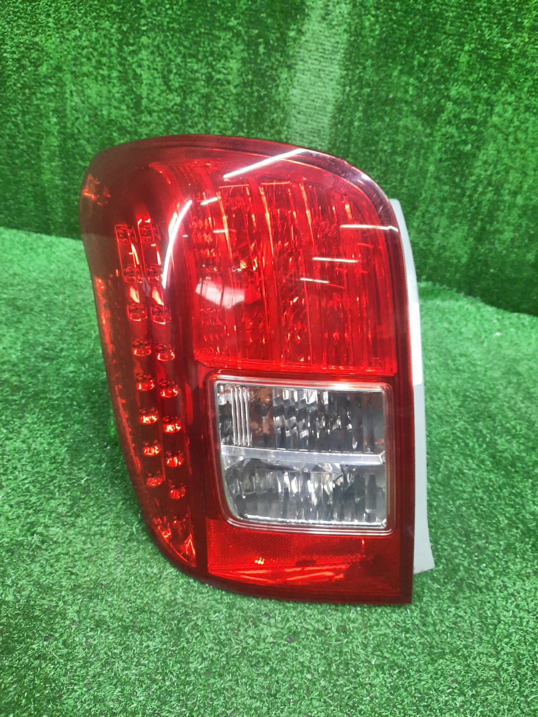 Стоп-сигнал левый задний TOYOTA COROLLA FIELDER, FIELDER ZRE144G, ZRE142G, NZE144G, NZE141G 1 ракурс