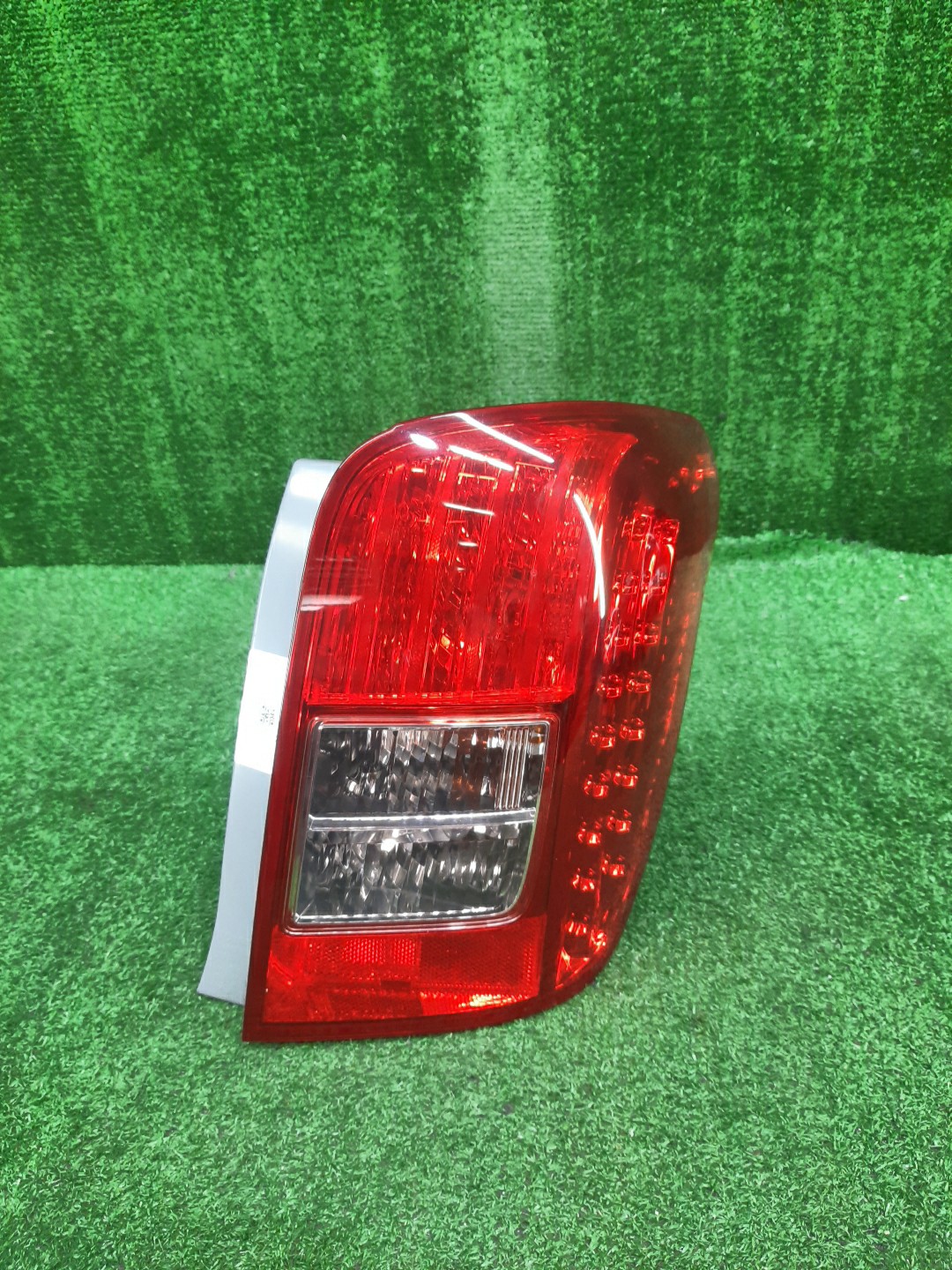Стоп-сигнал правый задний TOYOTA COROLLA FIELDER, FIELDER ZRE144G, ZRE142G, NZE144G, NZE141G 1 ракурс