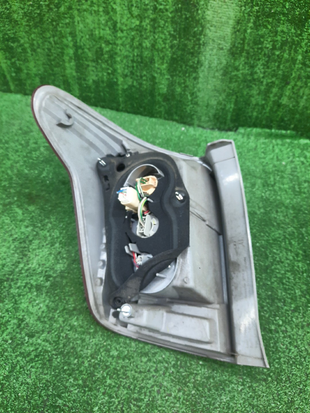 Стоп-сигнал правый задний TOYOTA COROLLA FIELDER, FIELDER ZRE144G, ZRE142G, NZE144G, NZE141G 2 ракурс