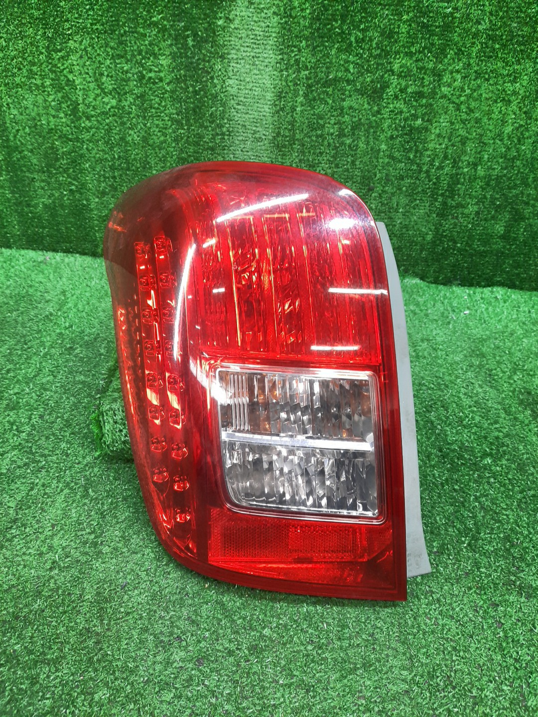 Стоп-сигнал левый задний TOYOTA COROLLA FIELDER, FIELDER ZRE144G, ZRE142G, NZE144G, NZE141G 1 ракурс