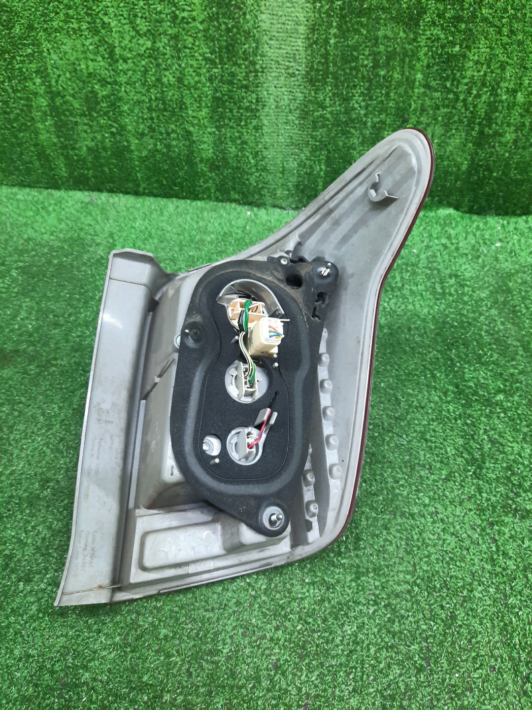 Стоп-сигнал левый задний TOYOTA COROLLA FIELDER, FIELDER ZRE144G, ZRE142G, NZE144G, NZE141G 3 ракурс