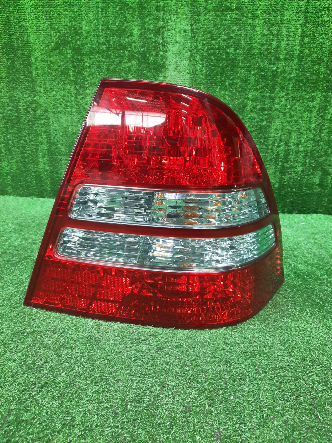 Стоп-сигнал правый задний TOYOTA COROLLA ZZE124, NZE121, NZE120, ZZE122, NZE124, CE121 1 ракурс