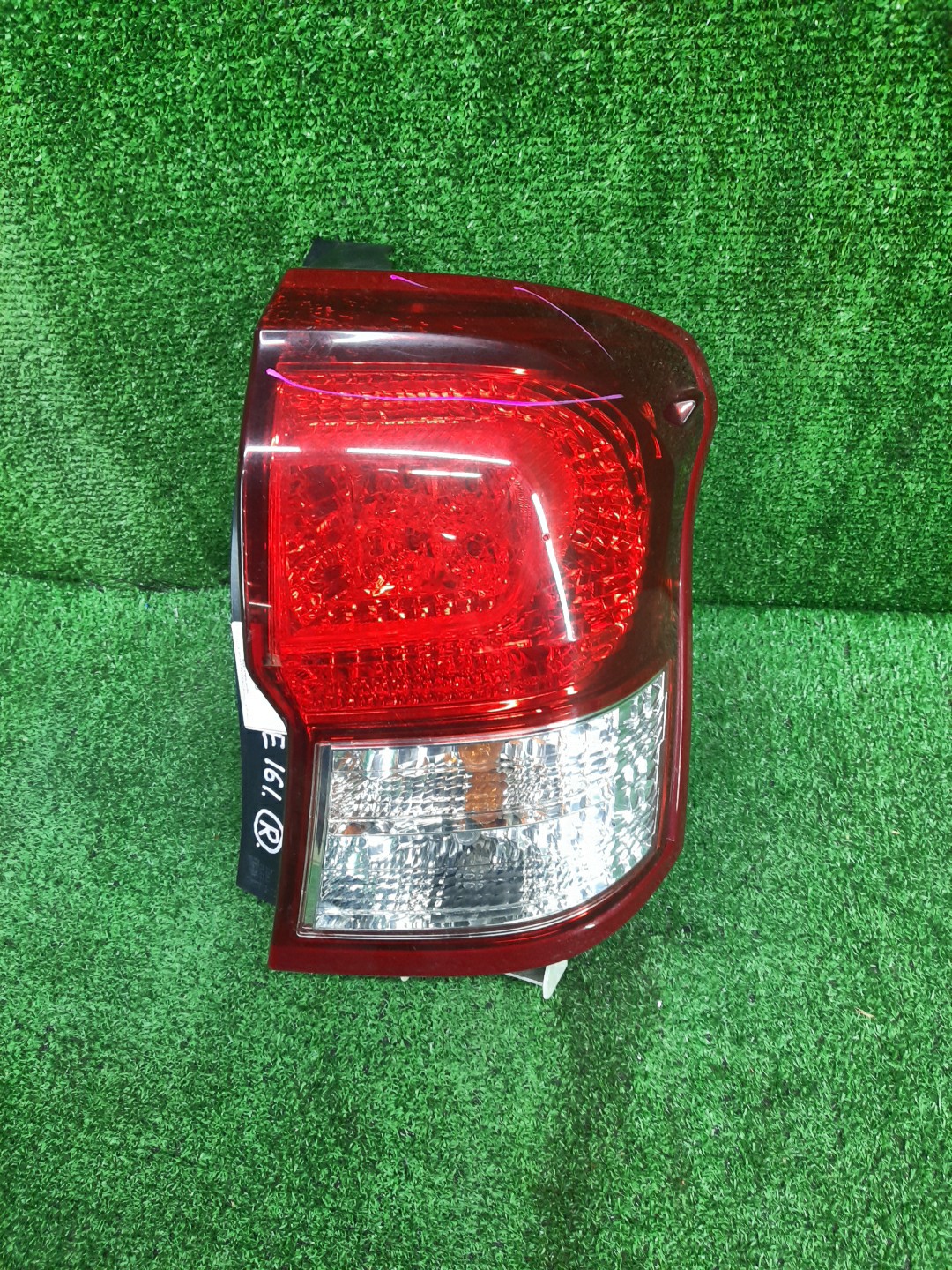 Стоп-сигнал правый задний TOYOTA COROLLA FIELDER ZRE162G, NZE164G, NZE161G, NKE165G, NRE161G 1 ракурс
