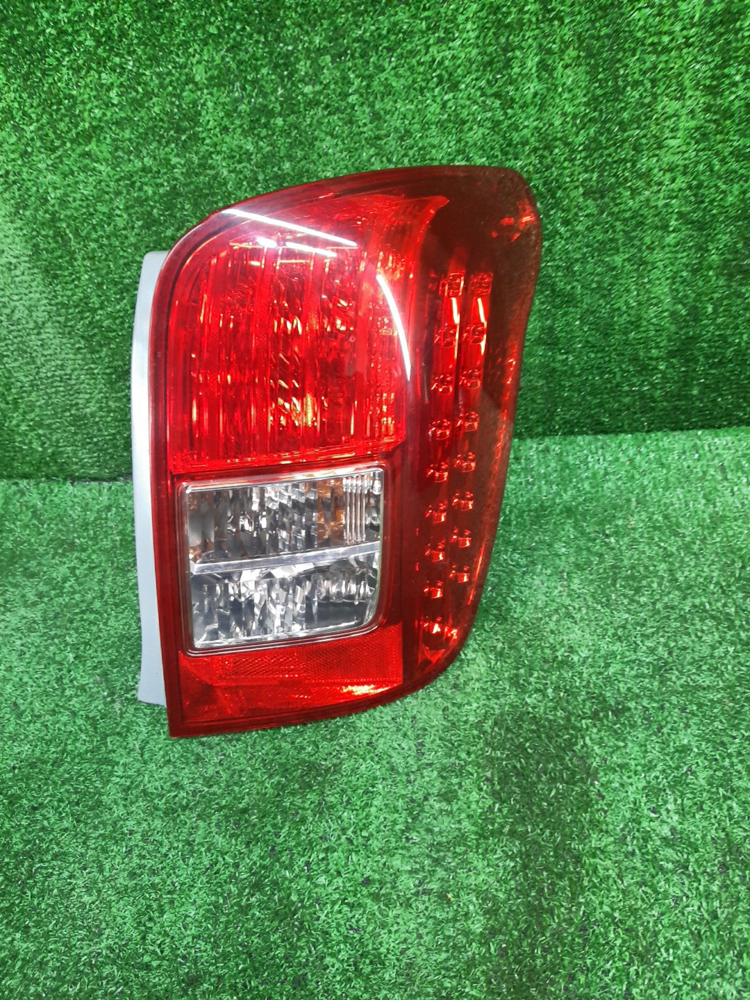 Стоп-сигнал правый задний TOYOTA COROLLA FIELDER, FIELDER ZRE144G, ZRE142G, NZE144G, NZE141G 1 ракурс