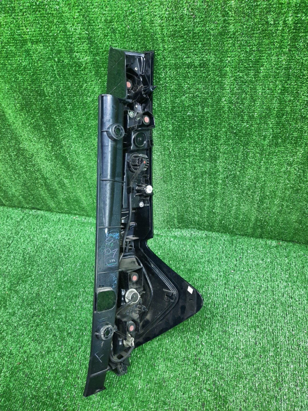 Стоп-сигнал левый задний TOYOTA THOR, JUSTY, TANK, ROOMY M910S, M900S, M900F, M910F, M910A, M900A 3 ракурс