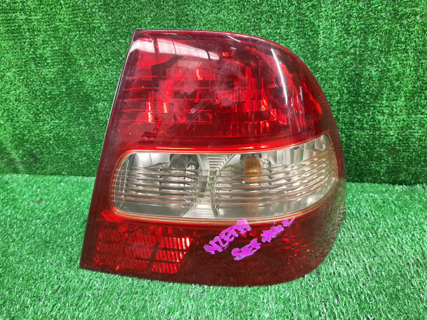 Стоп-сигнал правый задний TOYOTA COROLLA ZZE124, NZE121, NZE120, ZZE122, NZE124, CE121 1 ракурс