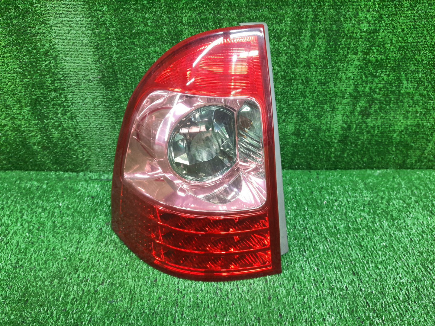 Стоп-сигнал левый задний TOYOTA COROLLA FIELDER NZE121G, ZZE123G, ZZE124G, ZZE122G, NZE124G 1 ракурс