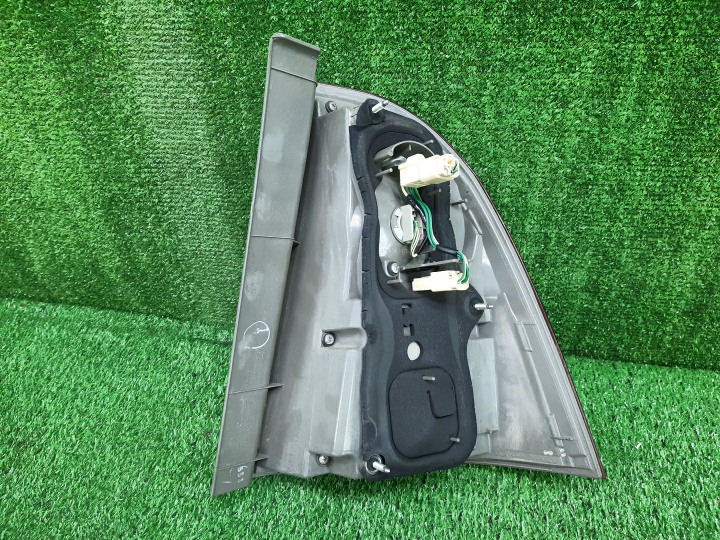 Стоп-сигнал левый задний TOYOTA COROLLA FIELDER NZE121G, ZZE123G, ZZE124G, ZZE122G, NZE124G 2 ракурс