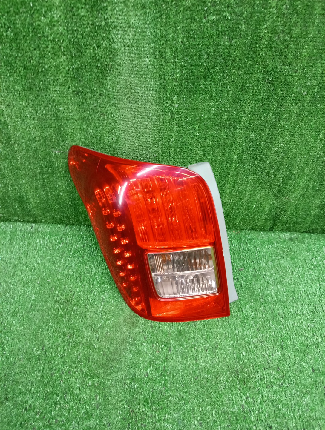 Стоп-сигнал левый задний TOYOTA COROLLA FIELDER, FIELDER ZRE144G, ZRE142G, NZE144G, NZE141G 1 ракурс