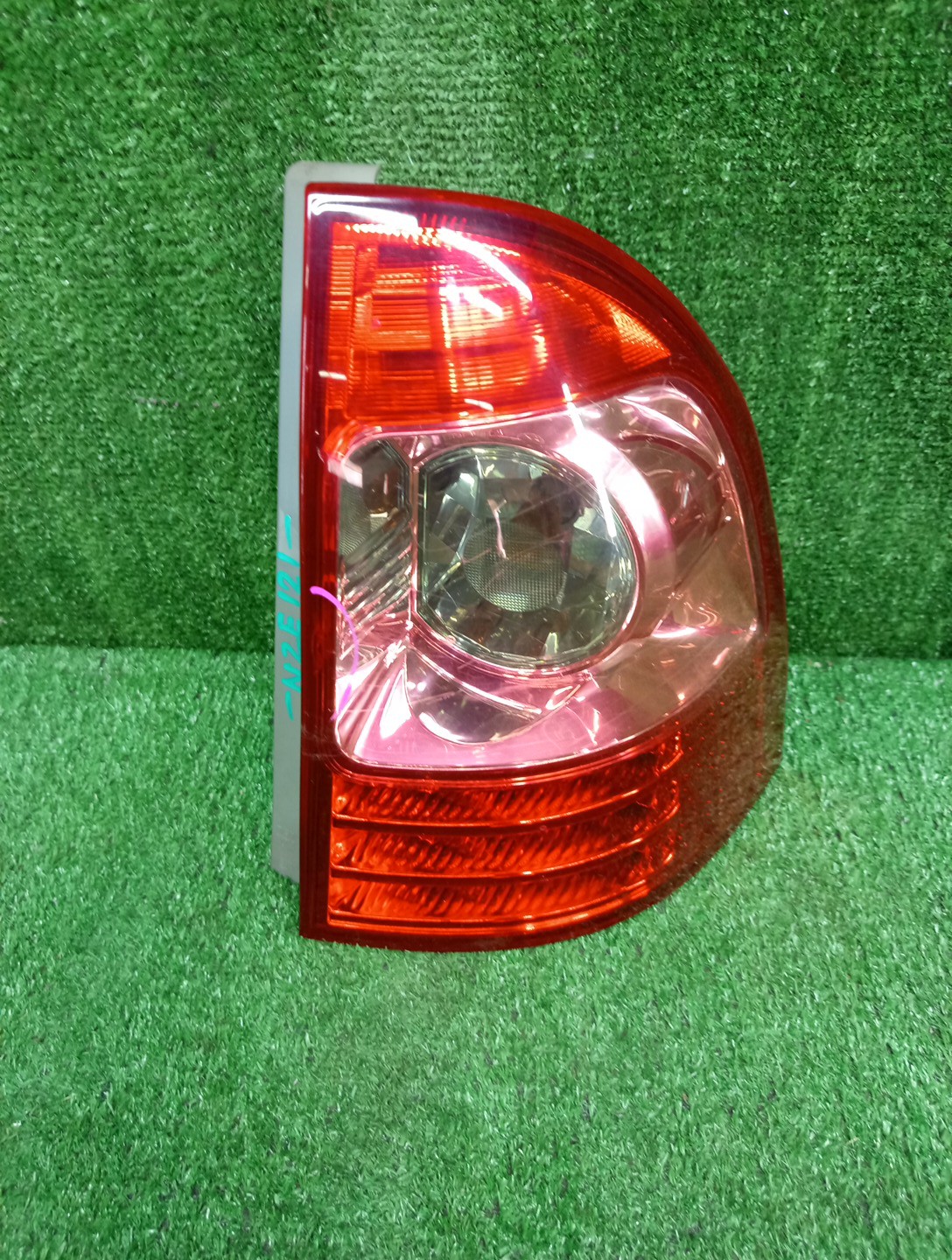 Стоп-сигнал правый задний TOYOTA COROLLA FIELDER NZE121G, ZZE123G, ZZE124G, ZZE122G, NZE124G 1 ракурс
