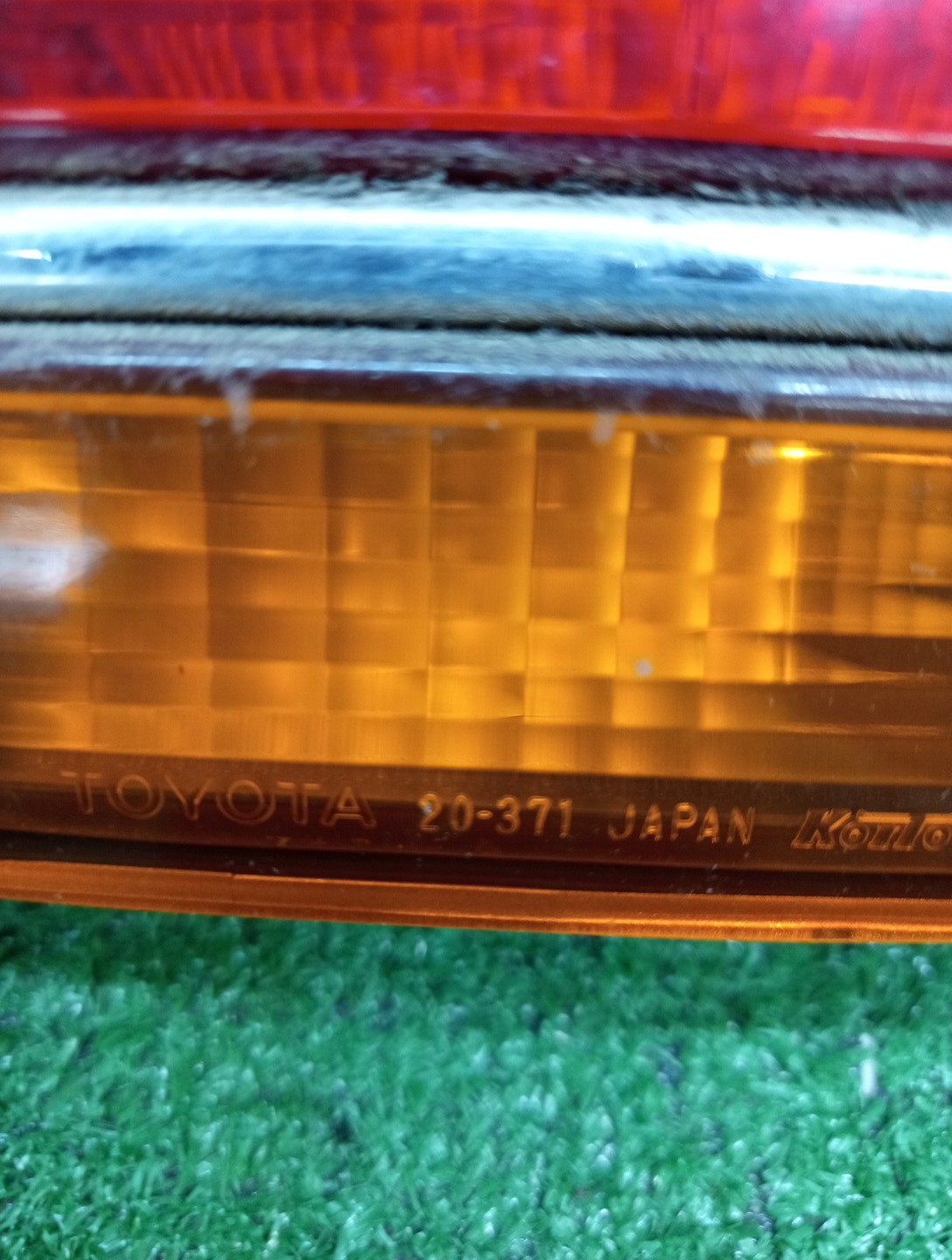 Стоп-сигнал правый задний TOYOTA CORONA EXIV ST203, ST202, ST200 4 ракурс