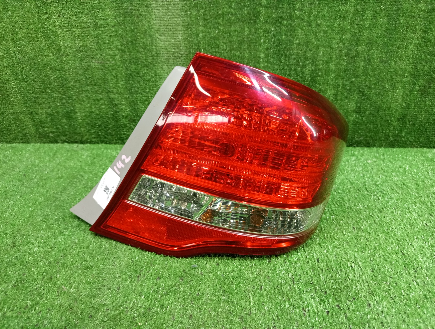 Стоп-сигнал правый задний TOYOTA COROLLA  AXIO NZE141, NZE144, ZRE142, ZRE144 1 ракурс