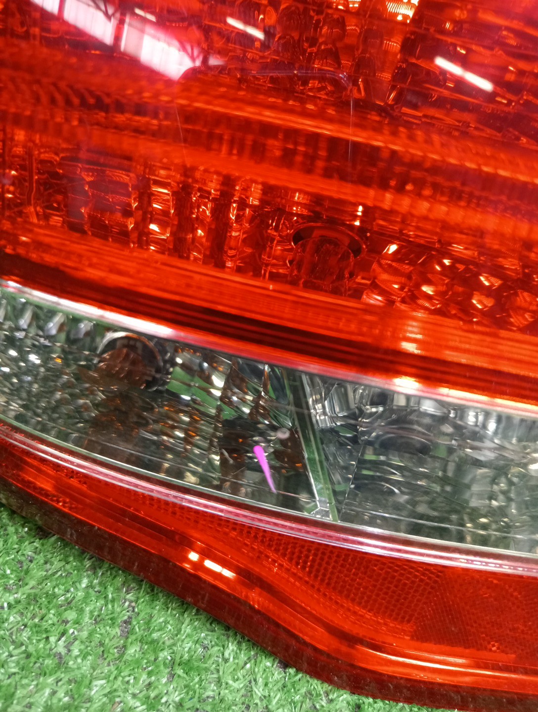 Стоп-сигнал левый задний TOYOTA COROLLA  AXIO NZE141, NZE144, ZRE142, ZRE144 2 ракурс