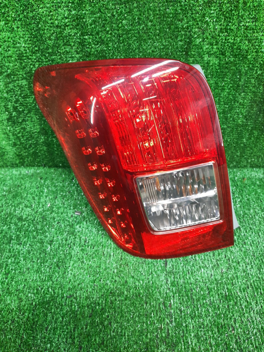 Стоп-сигнал левый задний TOYOTA COROLLA FIELDER, FIELDER ZRE144G, ZRE142G, NZE144G, NZE141G 1 ракурс